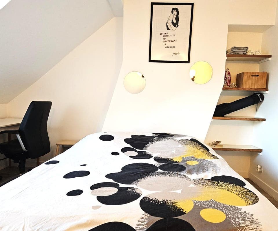 Bed, Photo of the whole room, Bedroom