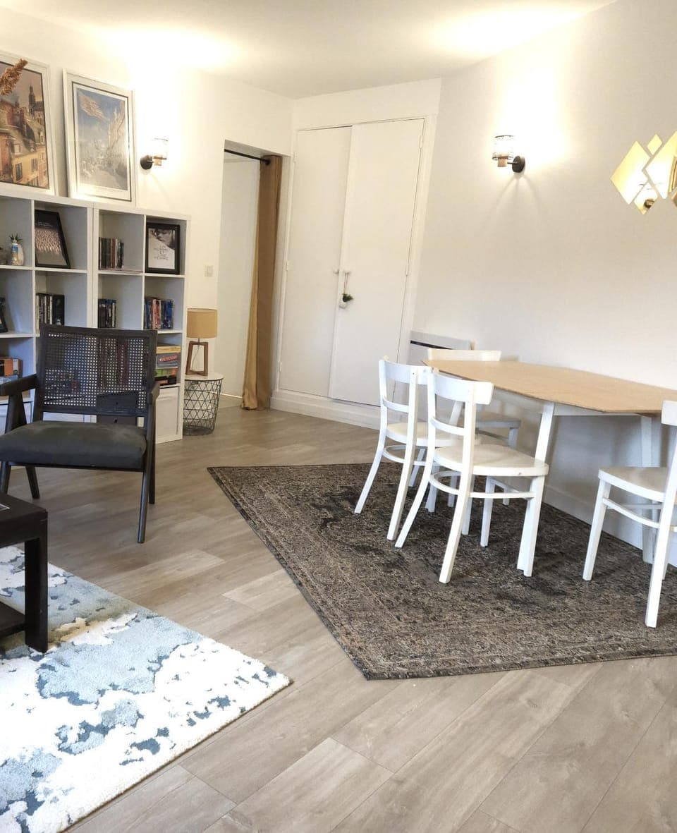 Library, Living room, Seating area, Dining area