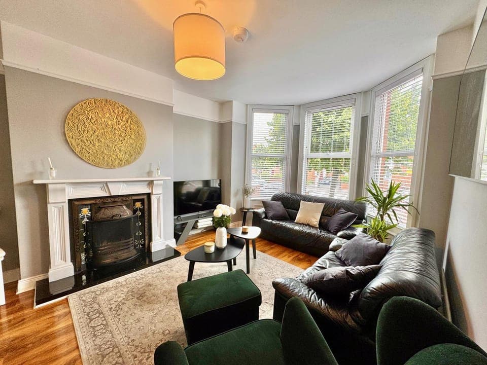 Communal lounge/ TV room, Living room