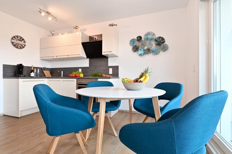 Property building, Kitchen or kitchenette, Living room