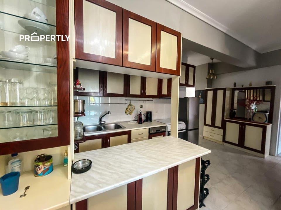 Kitchen or kitchenette, dishwasher