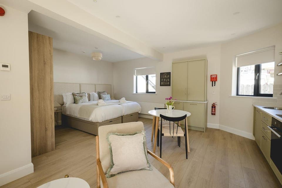 Seating area, Bedroom