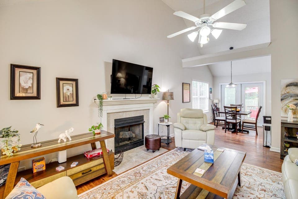 Deck & Yard: Savannah Area Retreat! House in Pooler