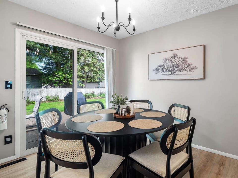 Living room, Seating area, Dining area