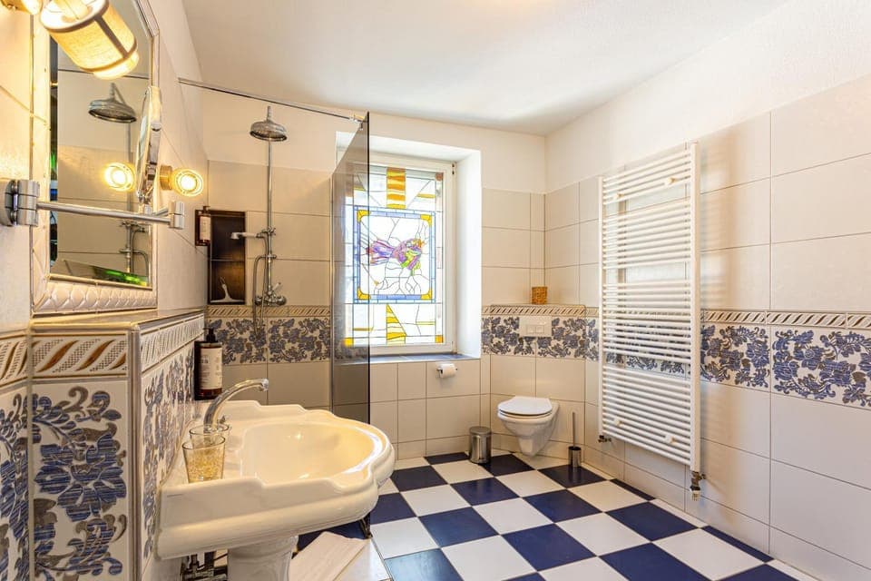 Shower, Toilet, Bathroom