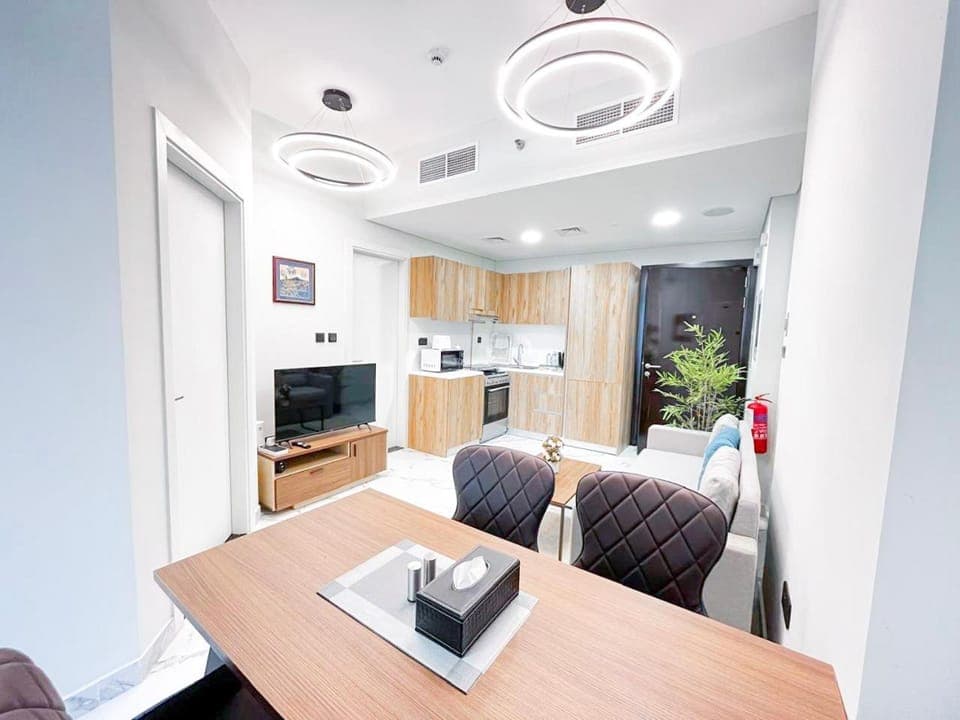 TV and multimedia, Kitchen or kitchenette, Living room, Seating area, Dining area, oven, toaster