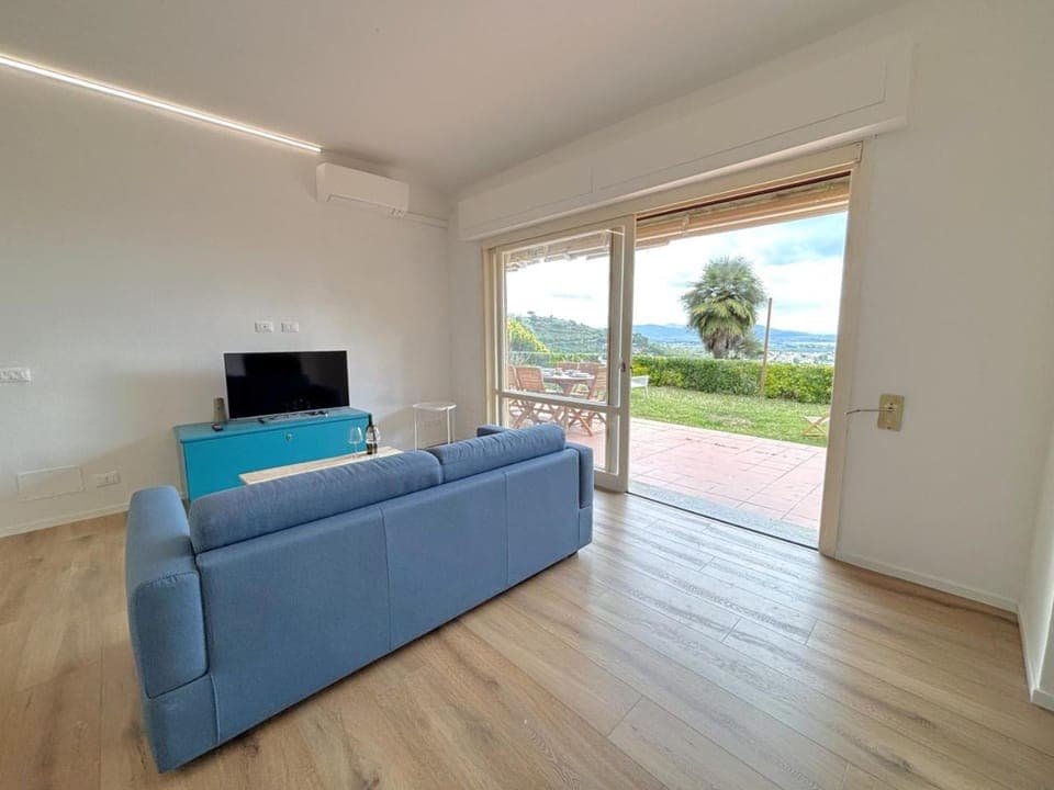 TV and multimedia, View (from property/room), Living room, Seating area