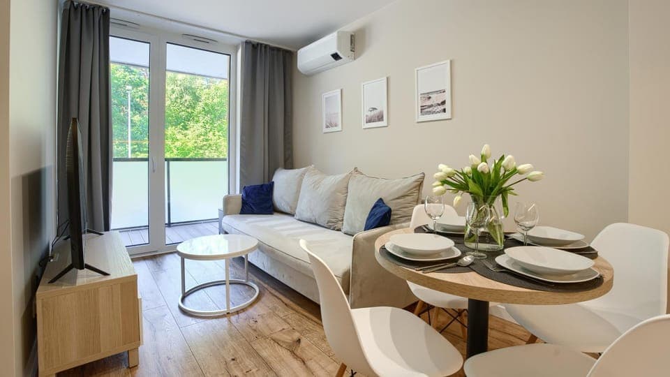 Living room, Seating area, Dining area