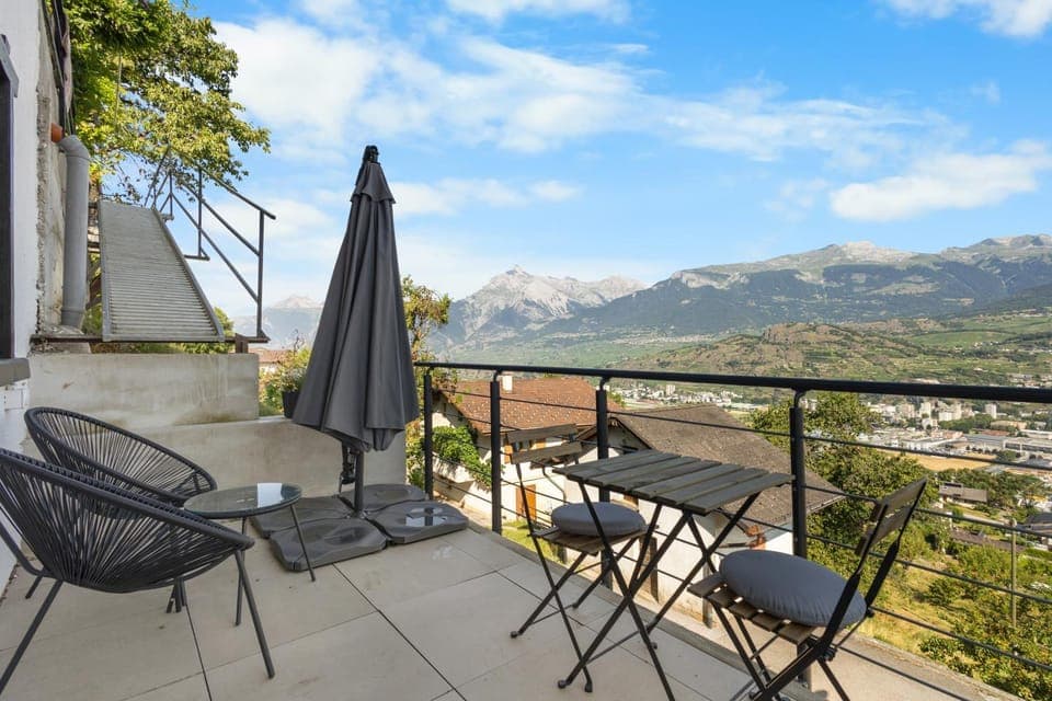 Patio, Day, Natural landscape, View (from property/room), Balcony/Terrace, Mountain view
