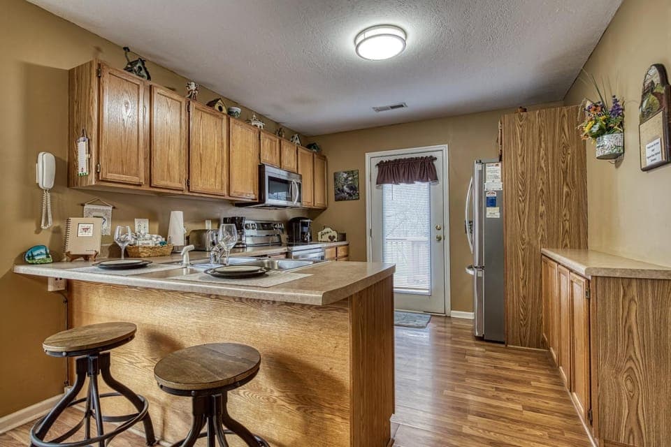 Coffee/tea facilities, Kitchen or kitchenette, microwave, oven, pet friendly, stove, toaster