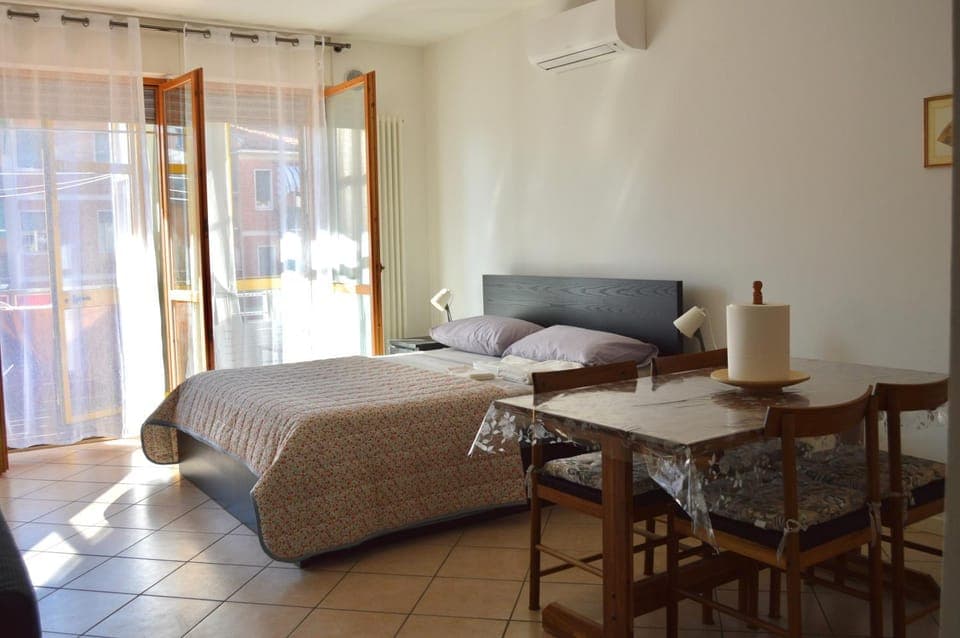 Bed, Bedroom, air conditioner