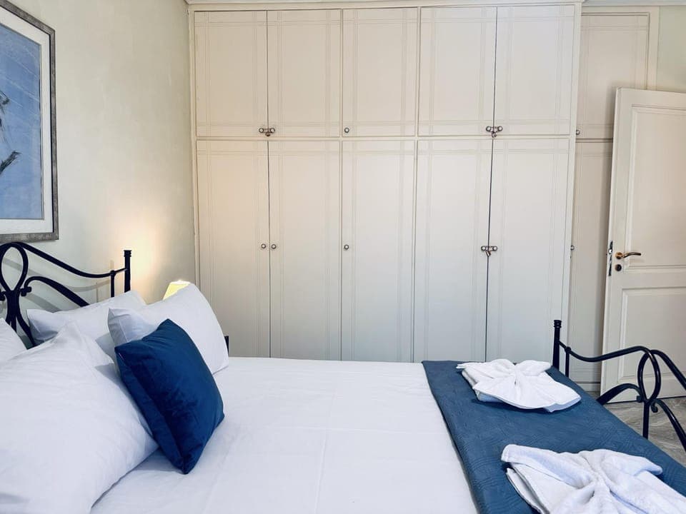 Bed, Photo of the whole room, Bedroom, towels, wardrobe