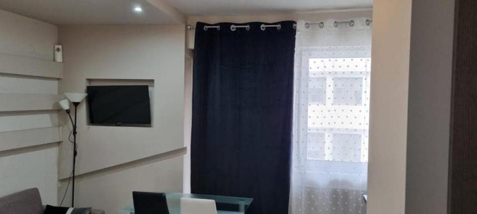 TV and multimedia, Living room, air conditioner