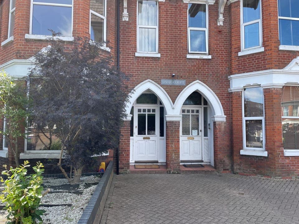 Property building, Facade/entrance, Spring, Day