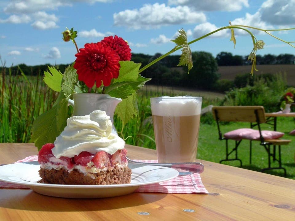 Natural landscape, Food and drinks