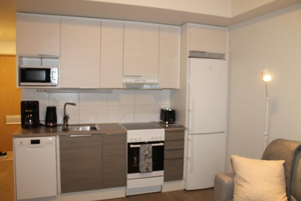 Coffee/tea facilities, Kitchen or kitchenette, dishwasher, oven, toaster