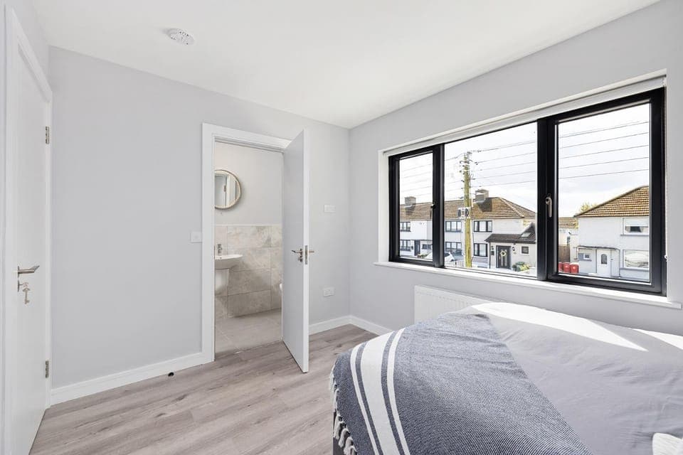 Bed, Bathroom, Photo of the whole room, Bedroom