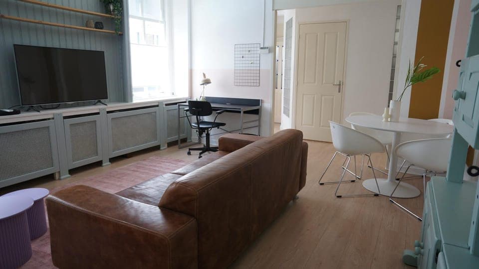 TV and multimedia, Living room, Dining area