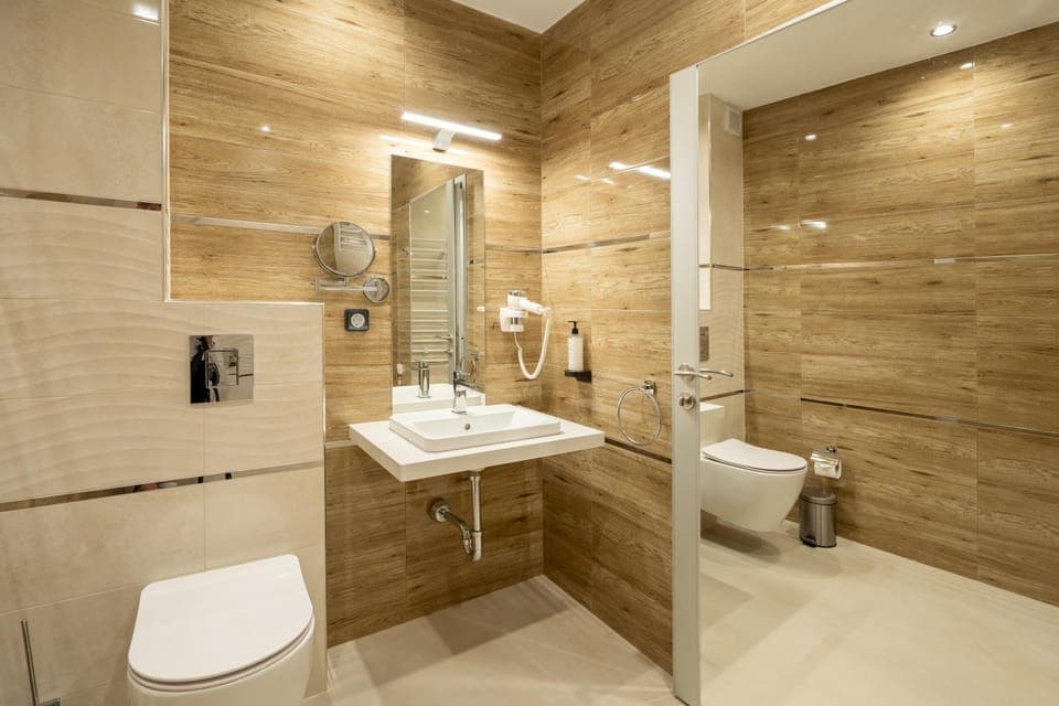 Shower, Toilet, Bathroom, bidet, hair dryier, towels