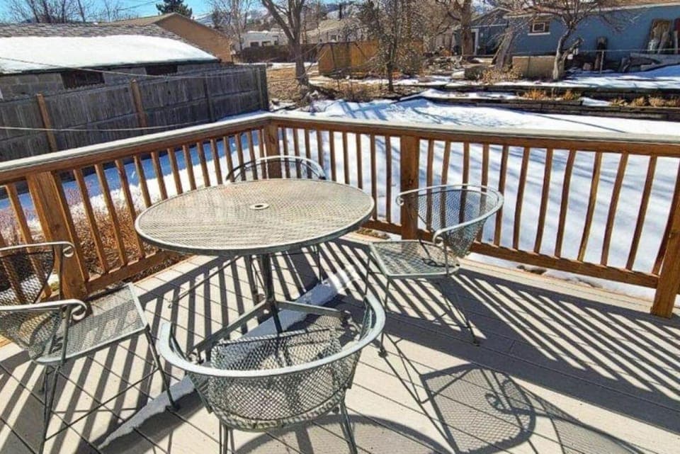Comfy BR | Near NLR & Trails | Utilities Inc. Bed and Breakfast in Golden