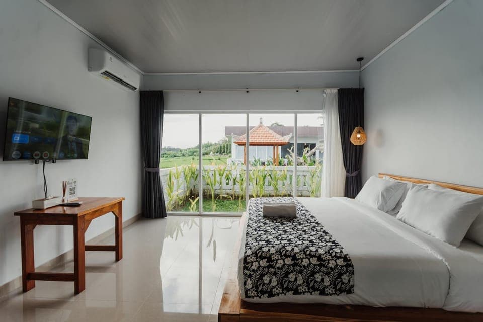 Bed, TV and multimedia, View (from property/room), Bedroom, Garden view, internet