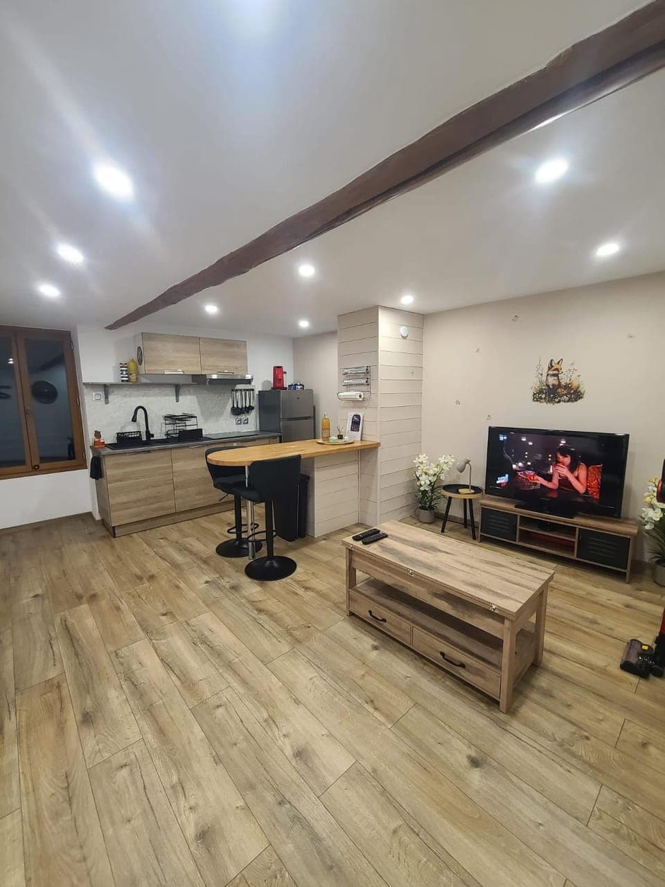 Living room, Seating area, Dining area