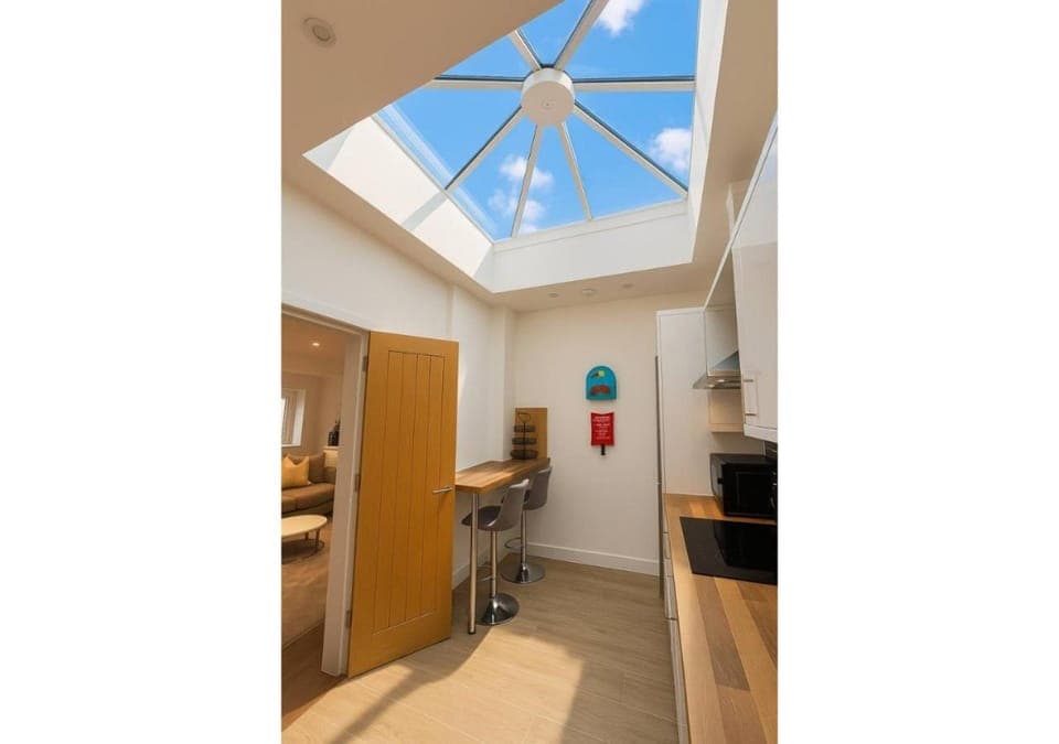 microwave, oven, stove, kitchen