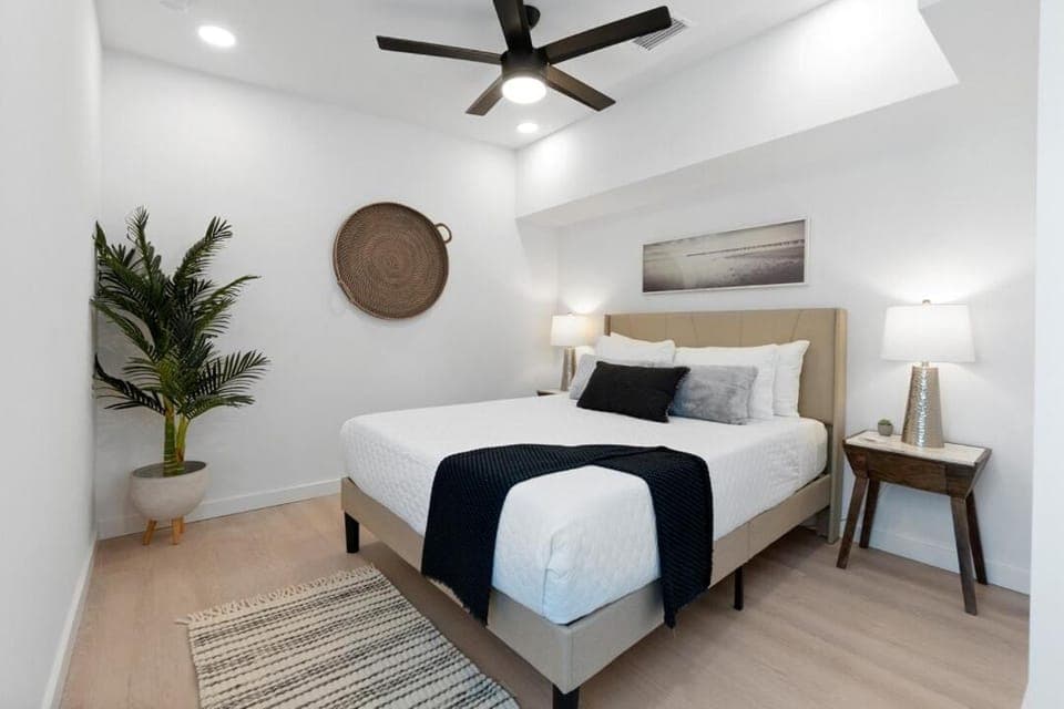 Bed, Bedroom