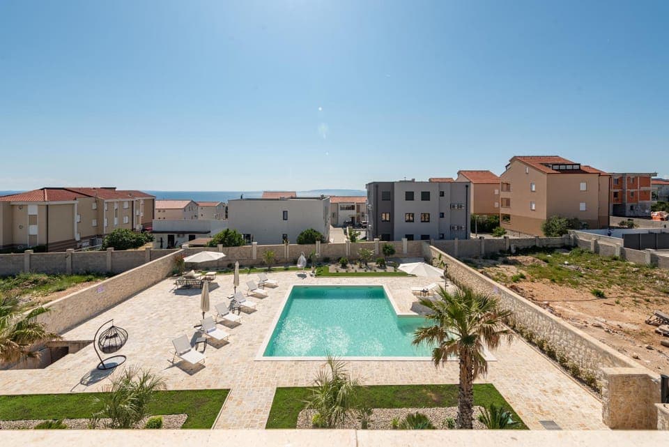 Pool view, Sea view