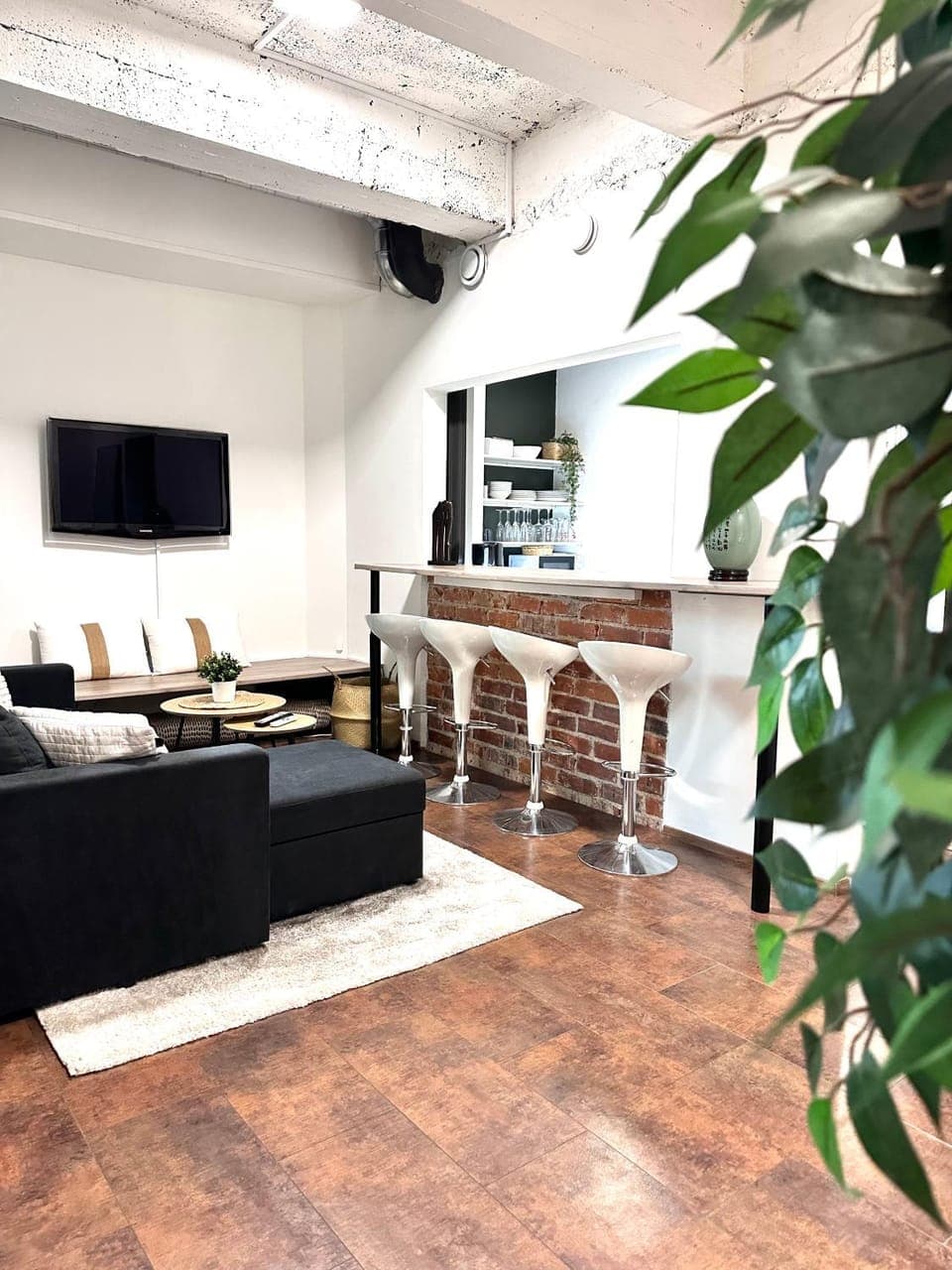 Lounge or bar, Photo of the whole room, Seating area, Dining area