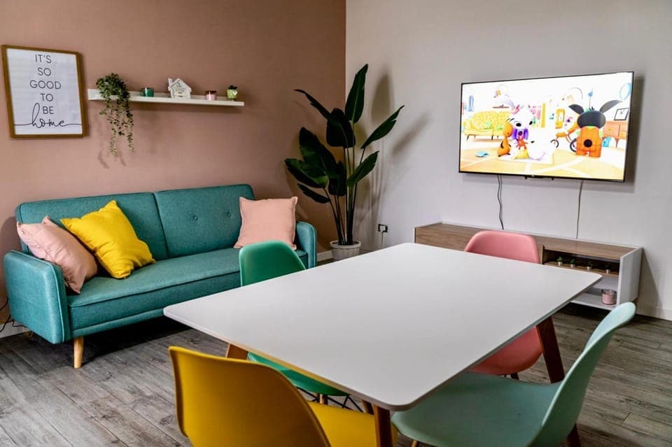 Living room, Dining area