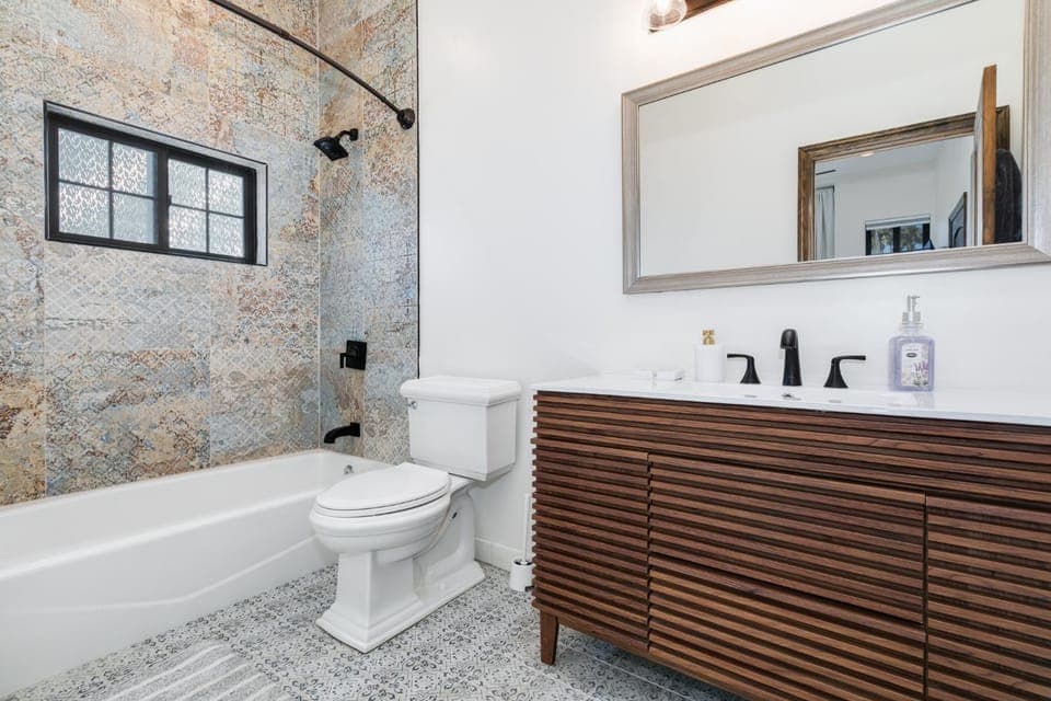 Toilet, Bathroom, Bath