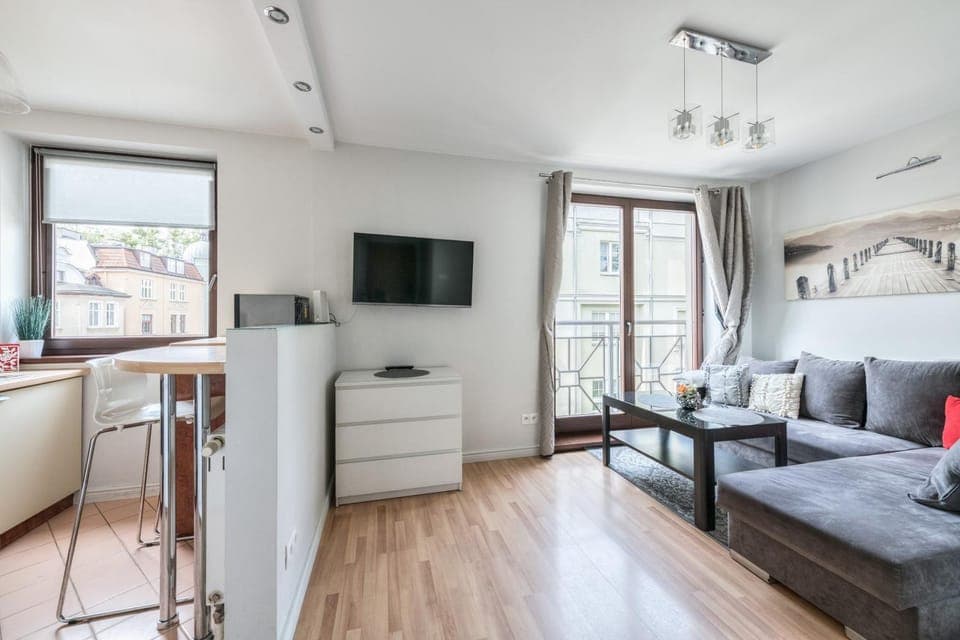 TV and multimedia, Kitchen or kitchenette, Living room, Seating area