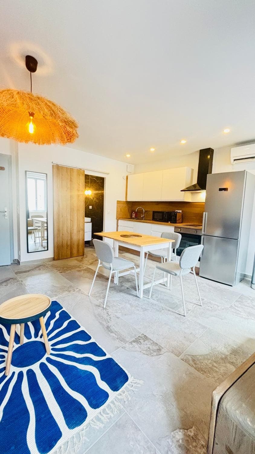 TV and multimedia, Kitchen or kitchenette, Dining area, oven