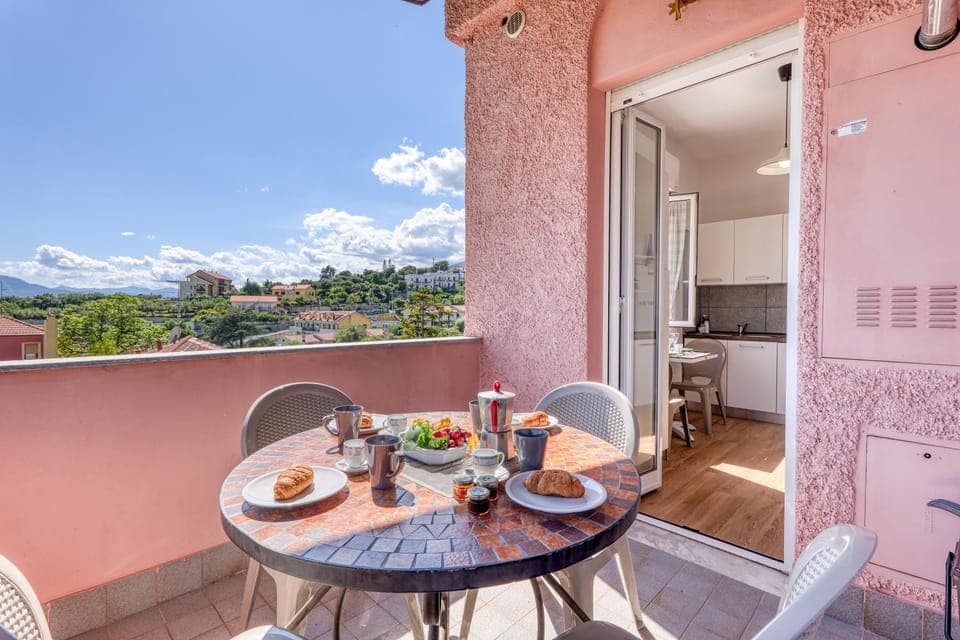 Balcony/Terrace, Dining area