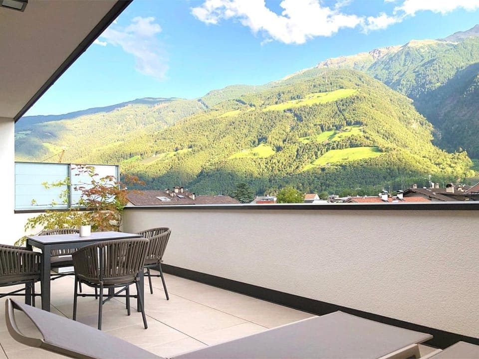 View (from property/room), Balcony/Terrace, Mountain view