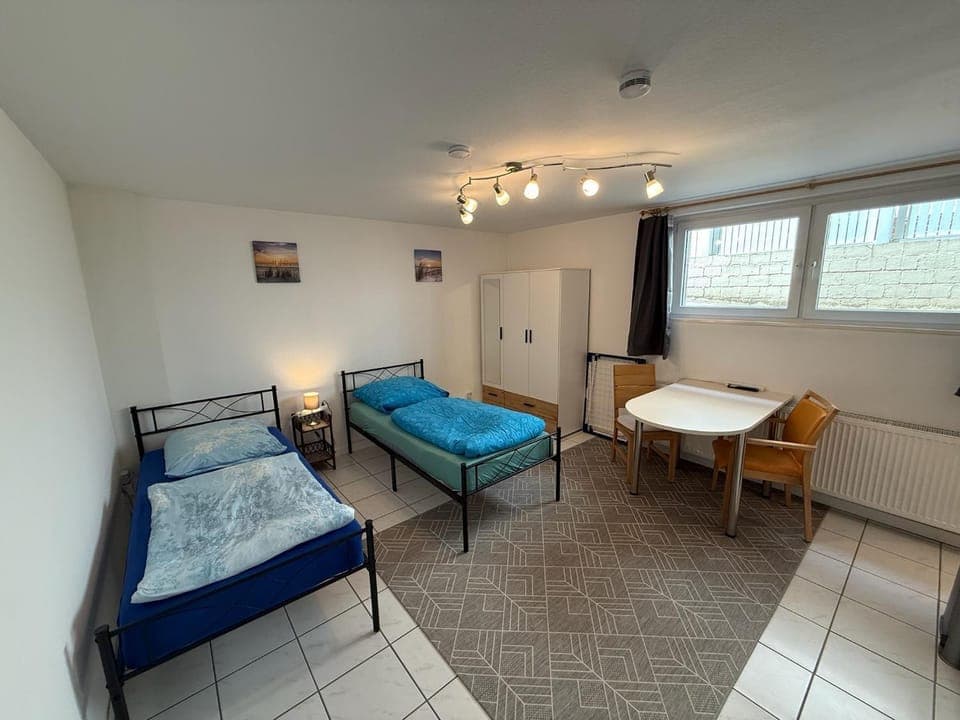 Bed, Dining area, Bedroom