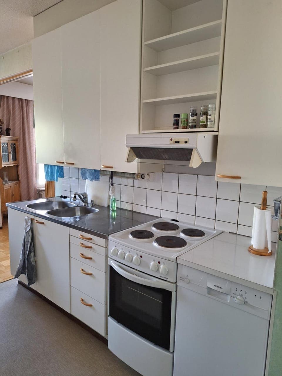 Kitchen or kitchenette