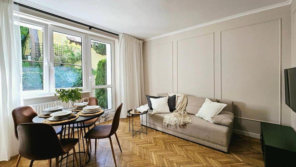 Living room, Seating area, Dining area