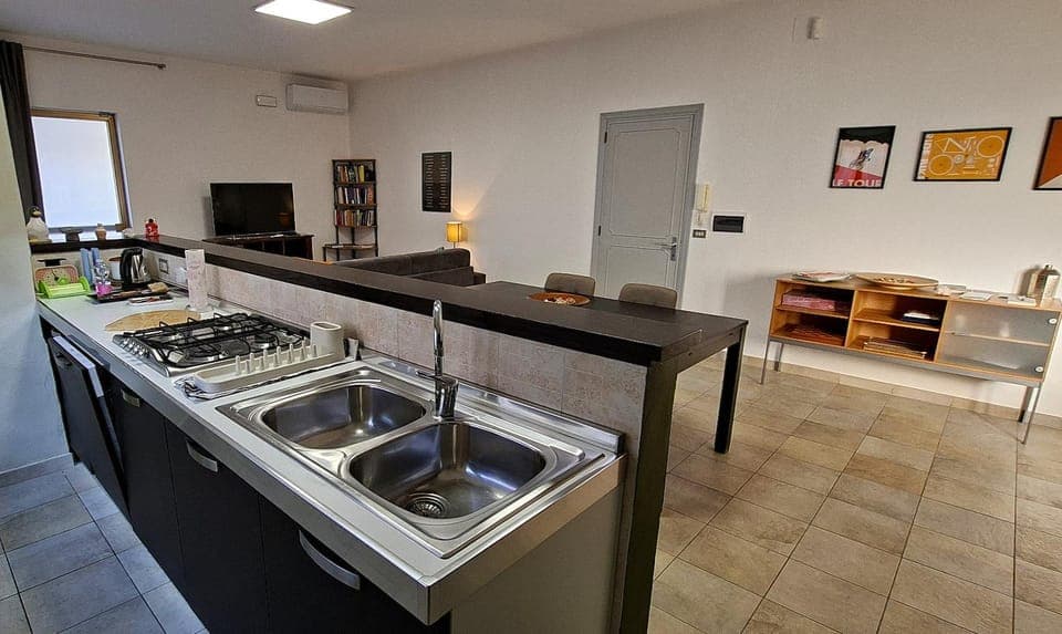 Kitchen or kitchenette, kitchen