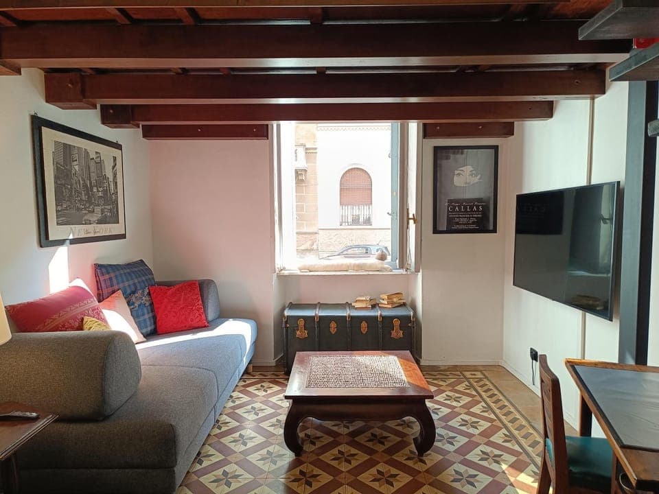 Communal lounge/ TV room, TV and multimedia, Living room, Seating area, Evening entertainment