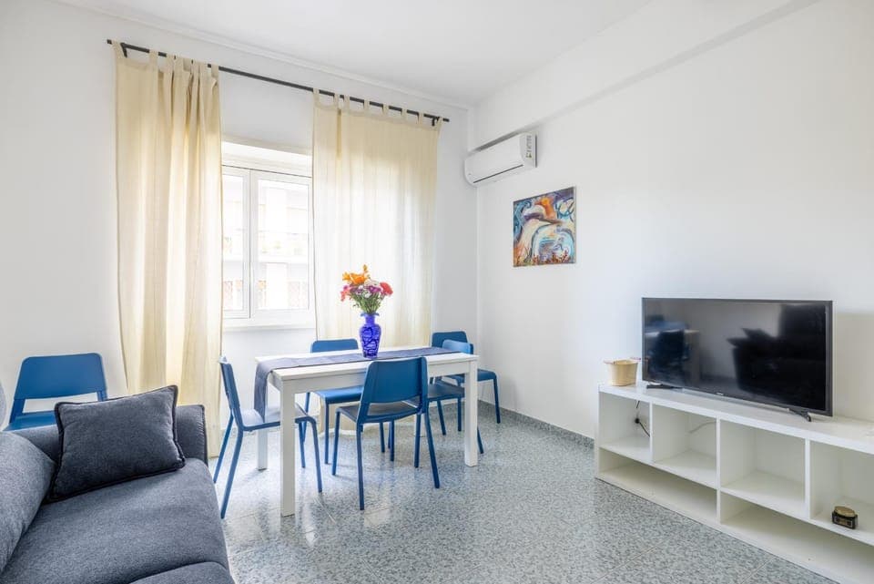 TV and multimedia, Living room, Dining area