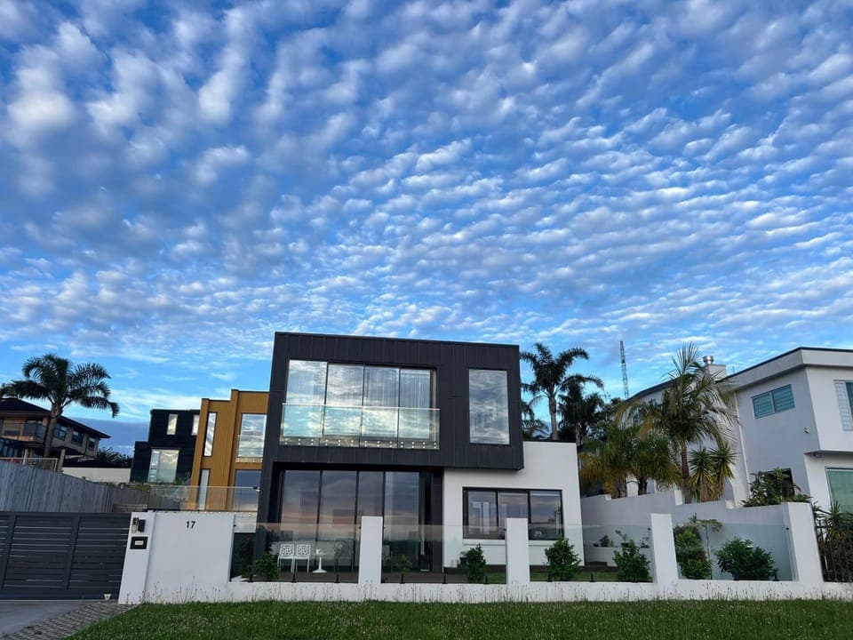 Property building, Day