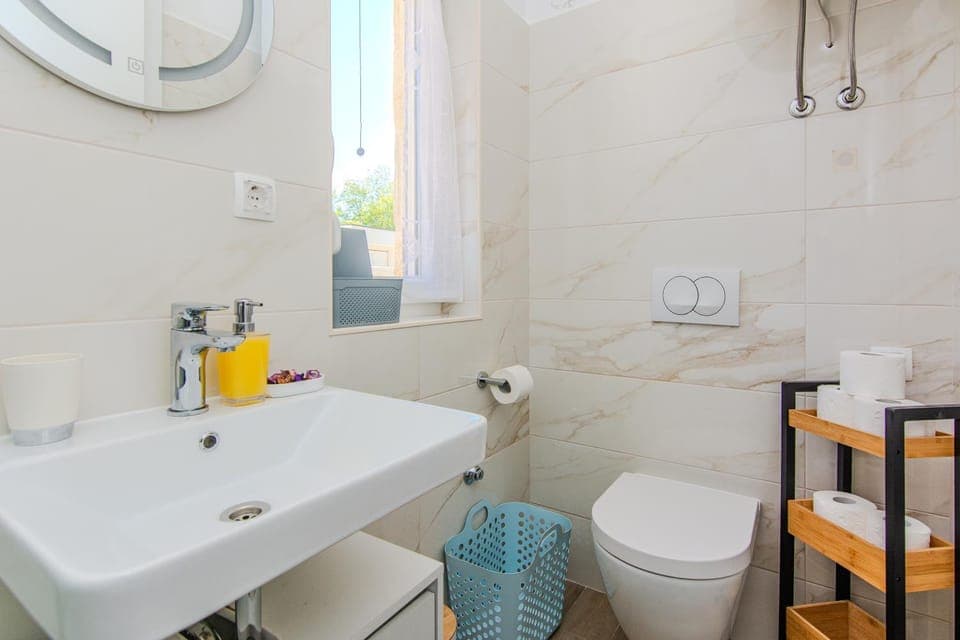 Toilet, Bathroom