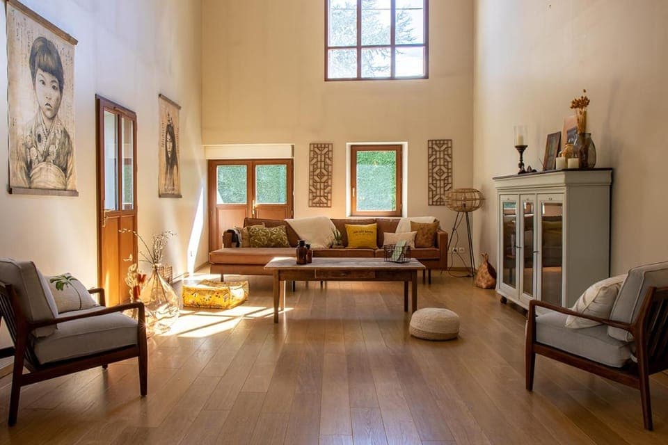 Living room, internet