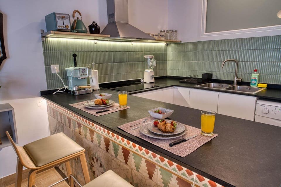 Kitchen or kitchenette, Food and drinks, Food