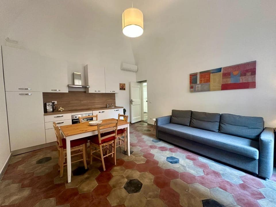 Kitchen or kitchenette, Living room, Seating area, Dining area, minibar