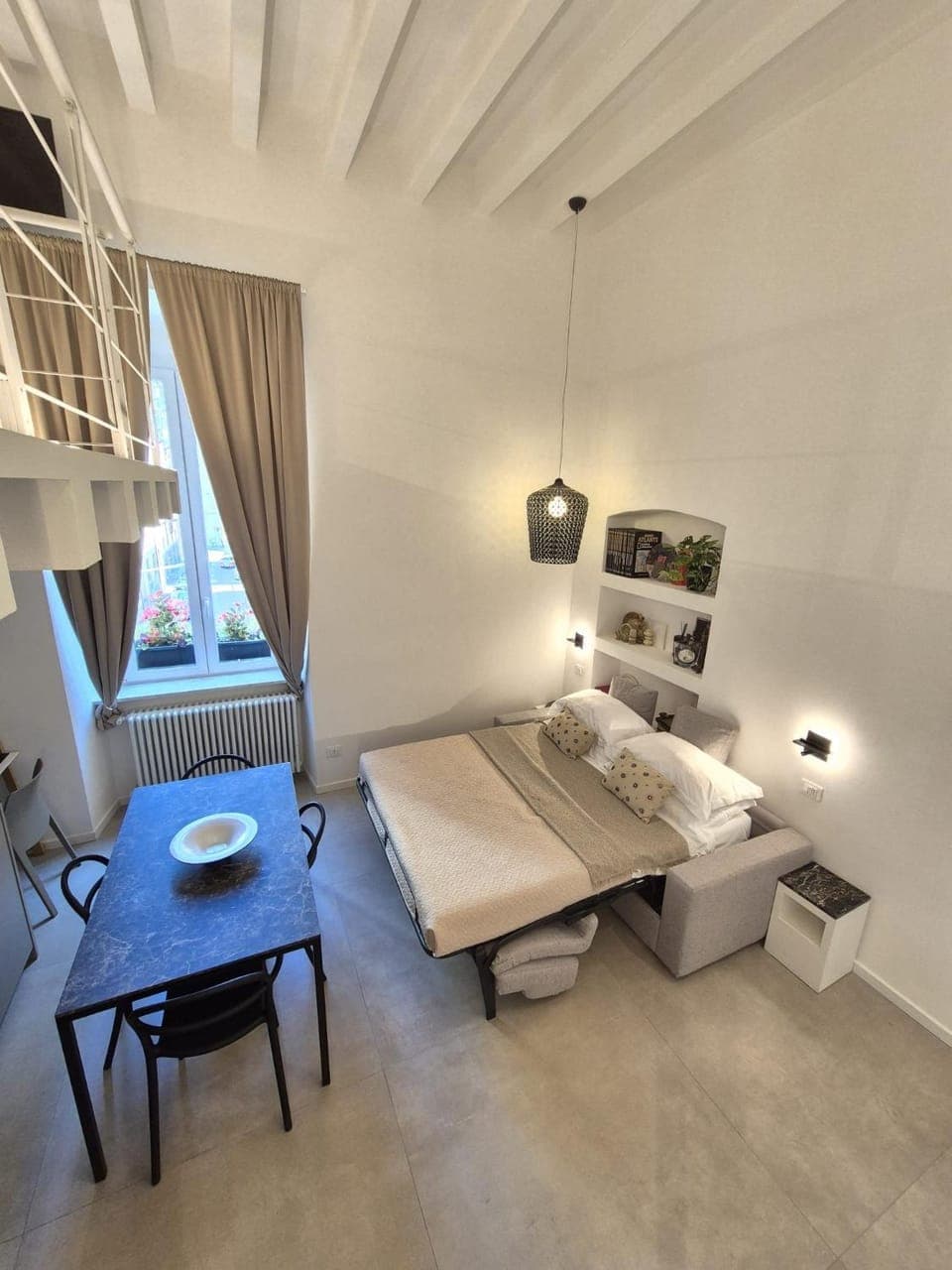 Bed, Kitchen or kitchenette