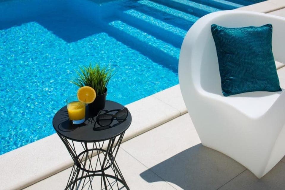 Seating area, Swimming pool