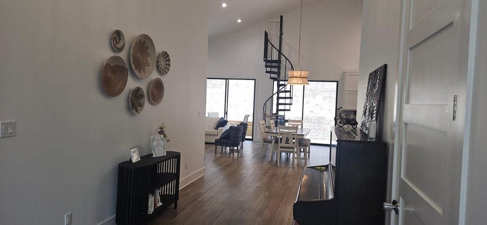 Living room, Dining area